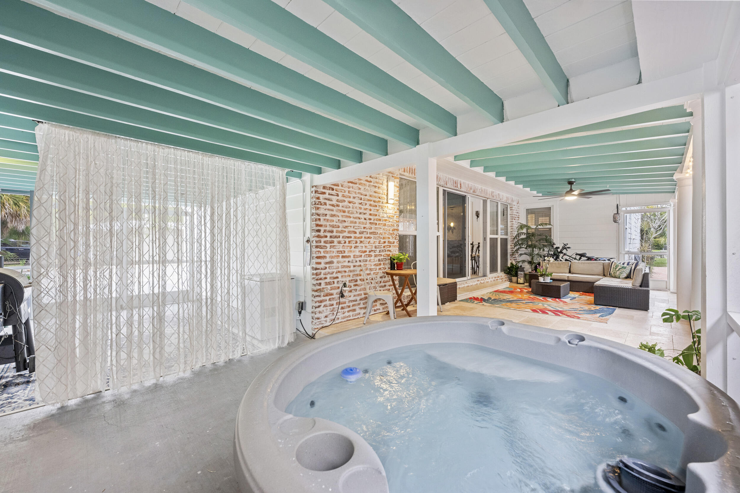 LAKE WORTH TOWN OF - Residential