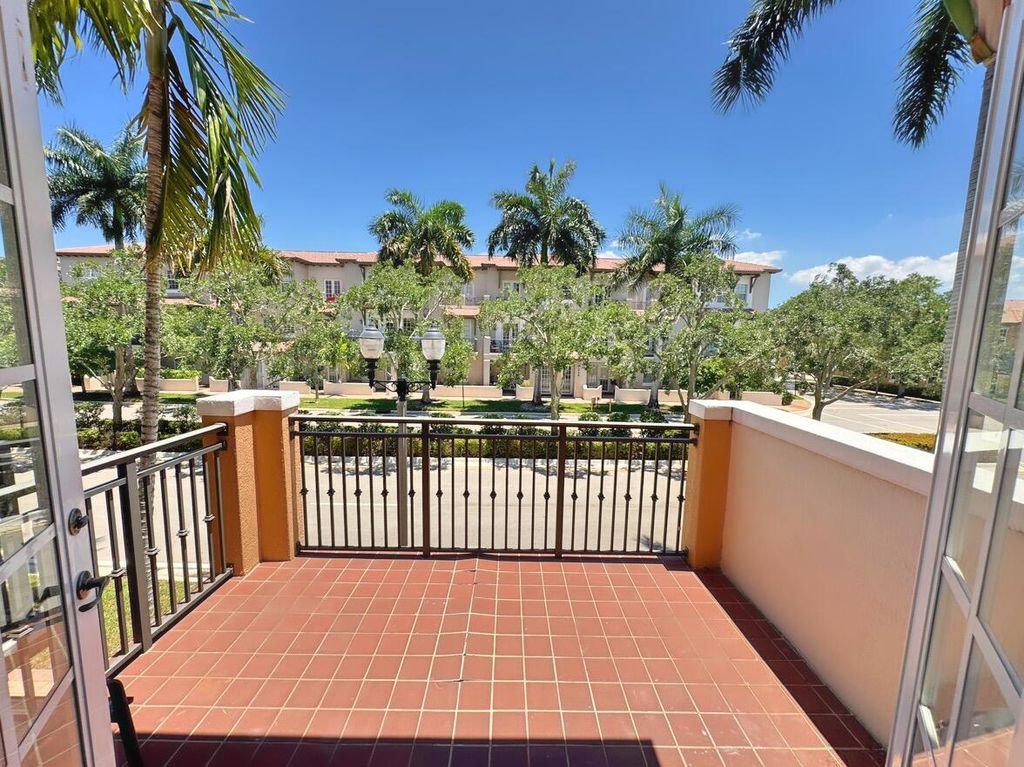 Photo of 474 SW 147th Avenue, Pembroke Pines, FL 33027 (MLS # B26026318)