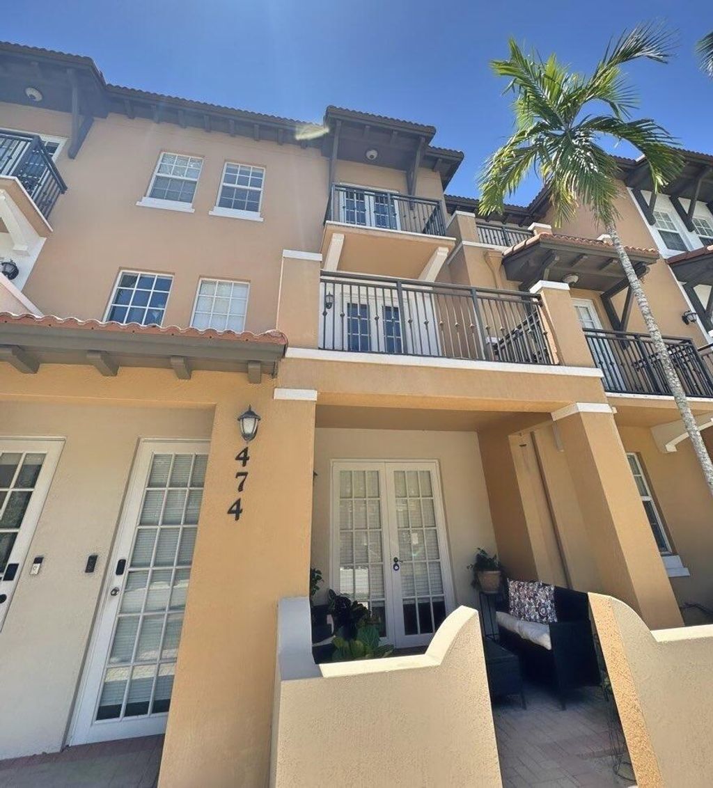 Photo of 474 SW 147th Avenue, Pembroke Pines, FL 33027 (MLS # B26026318)