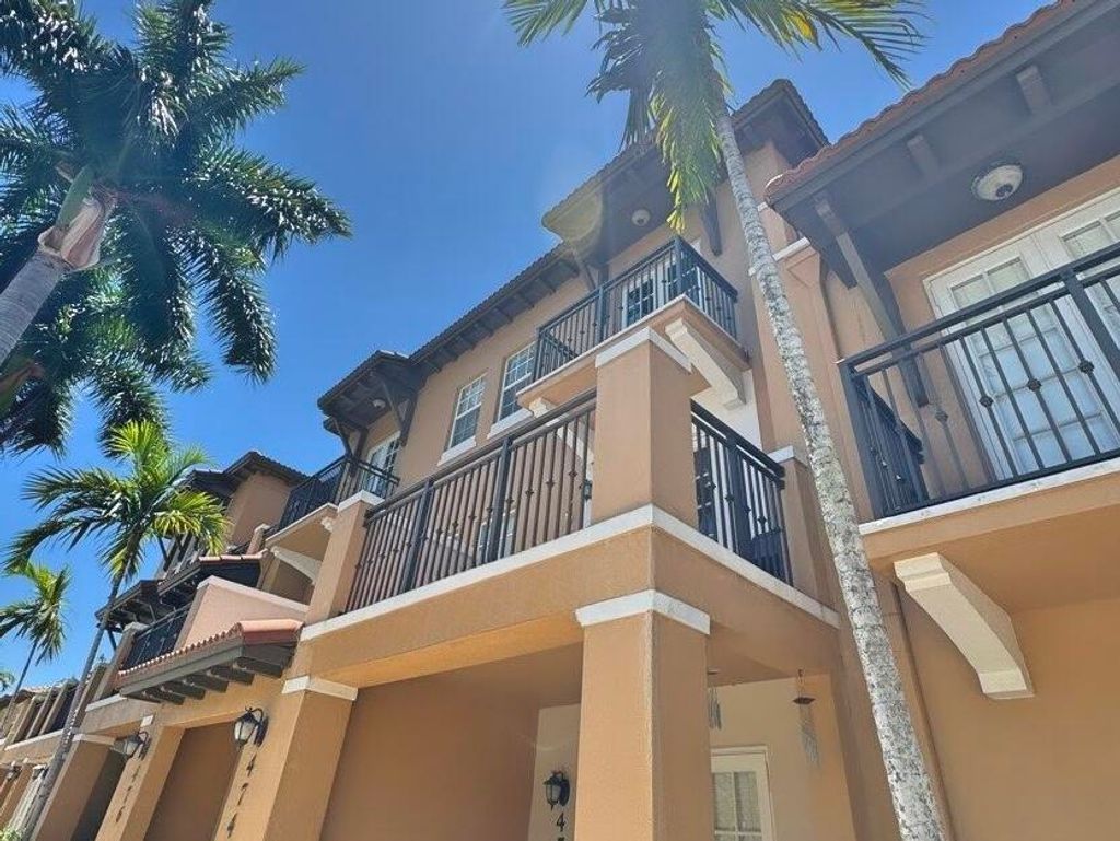 Photo of 474 SW 147th Avenue, Pembroke Pines, FL 33027 (MLS # B26026318)