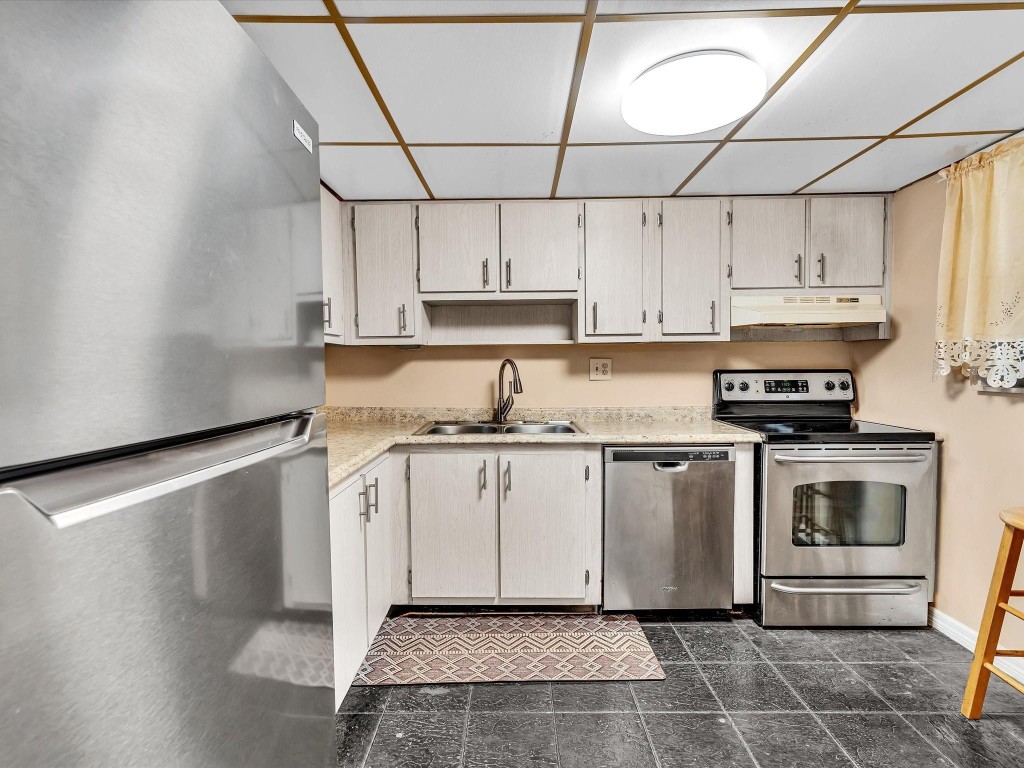 Royal Park Gardens - Residential