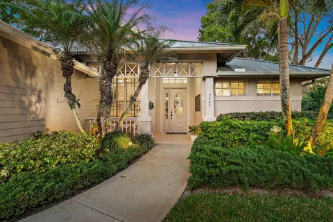 7565 SE Teton Drive, Hobe Sound, FL MLS: R11067747
