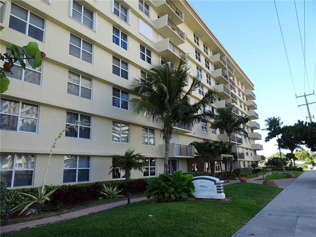 TRADEWINDS OFPOMPANOCONDO - Residential