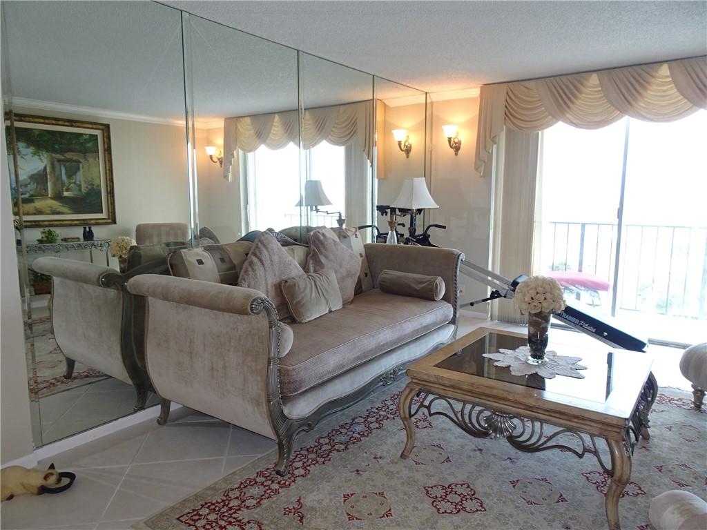 TRADEWINDS OFPOMPANOCONDO - Residential