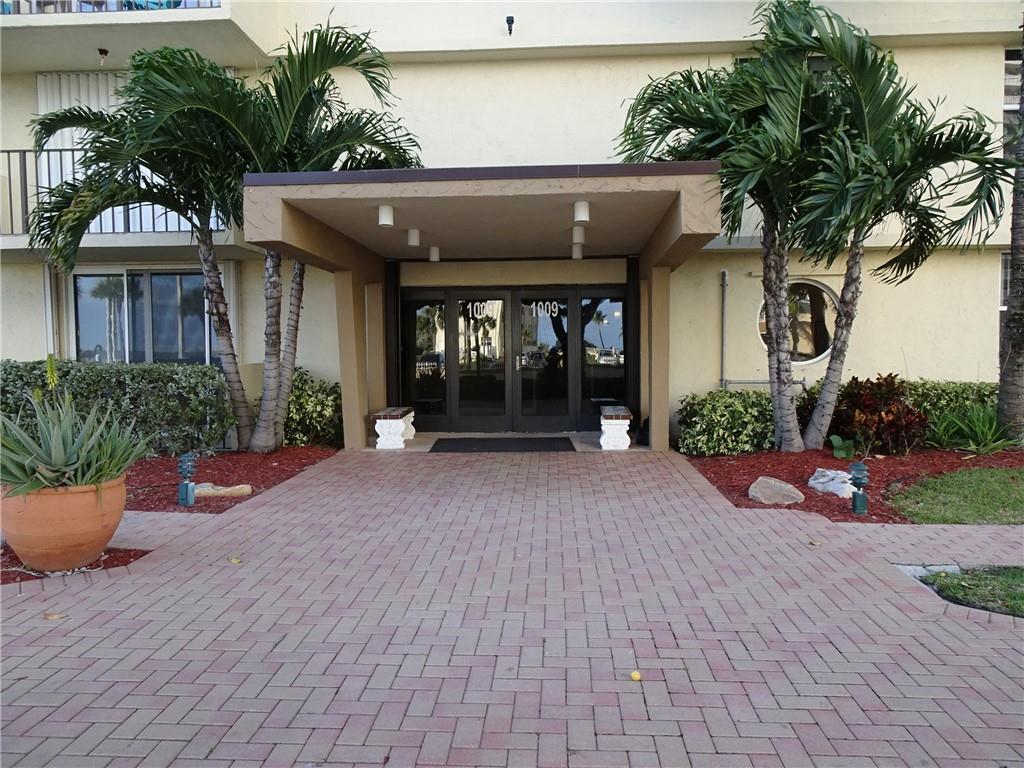 TRADEWINDS OFPOMPANOCONDO - Residential