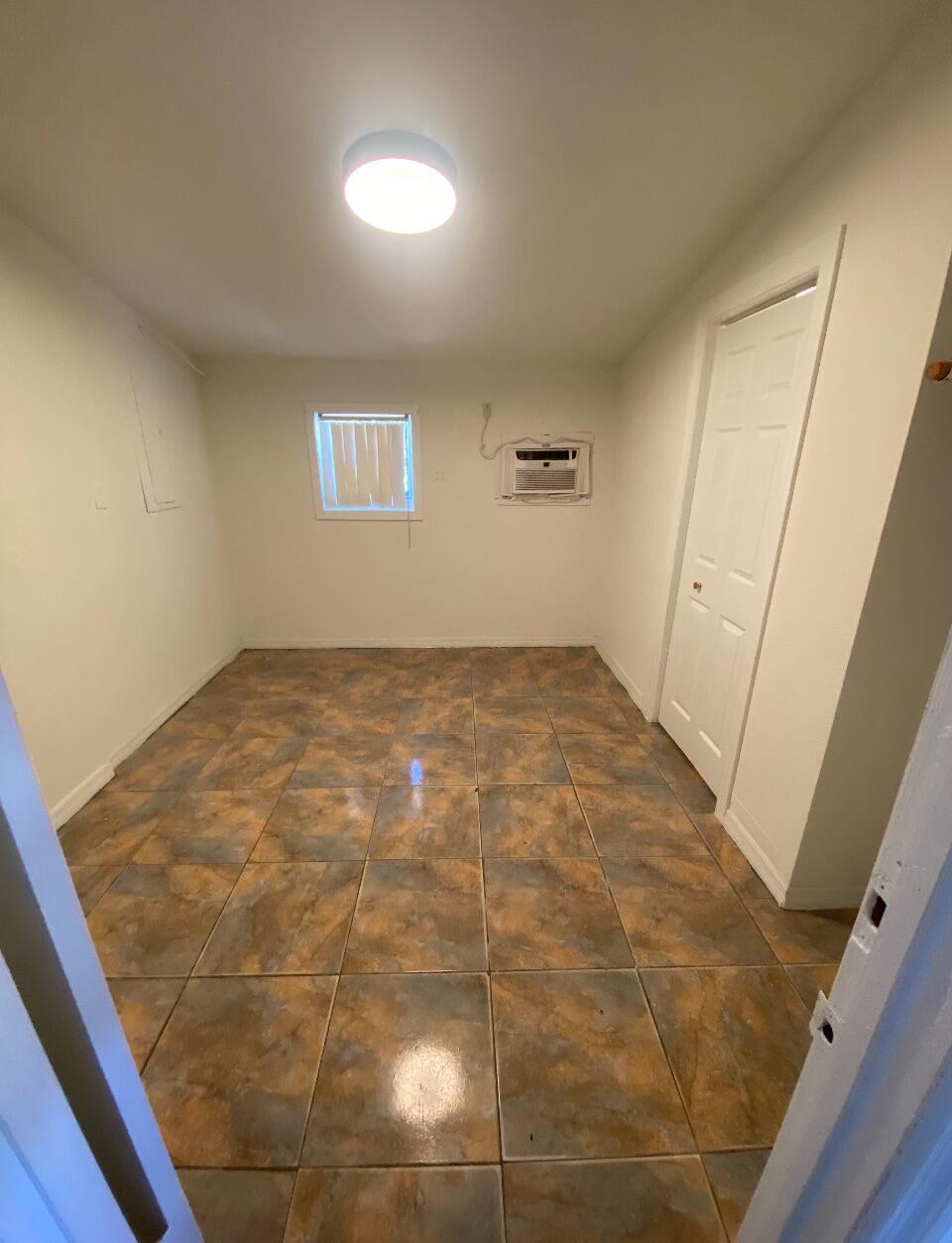 PALM BEACH GARDENS ESTS PL 1 IN PB 26 PGS 188 & 18 - Residential