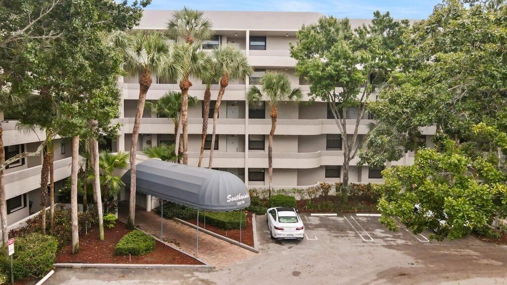 Photo of 2070 Homewood Boulevard #4100, Delray Beach, FL 33445 (MLS # R11122723)