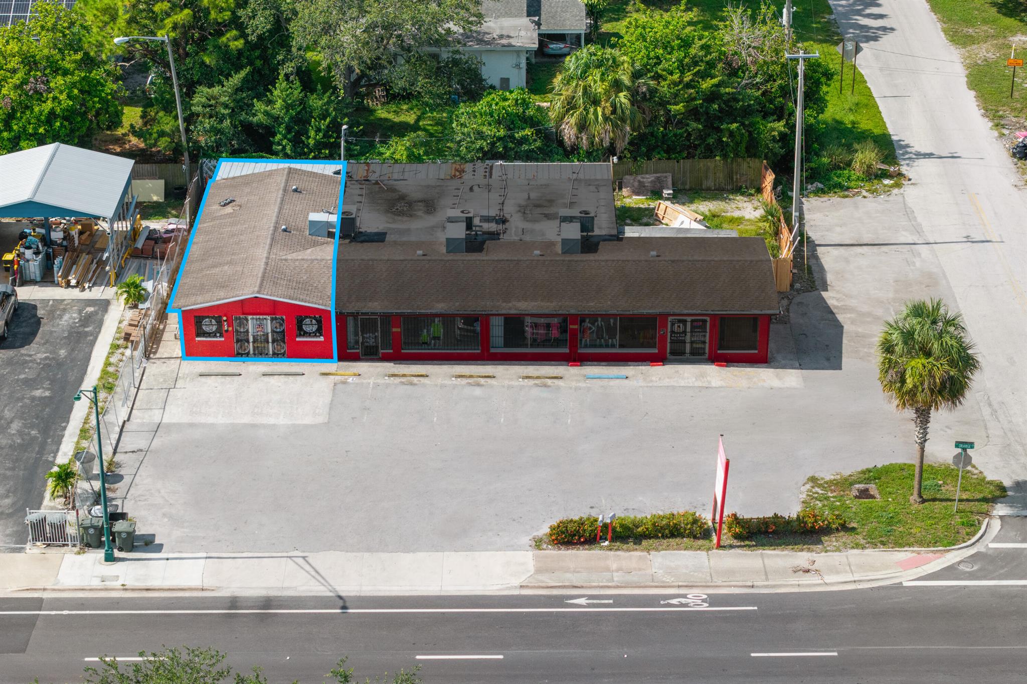 Main image without alt text