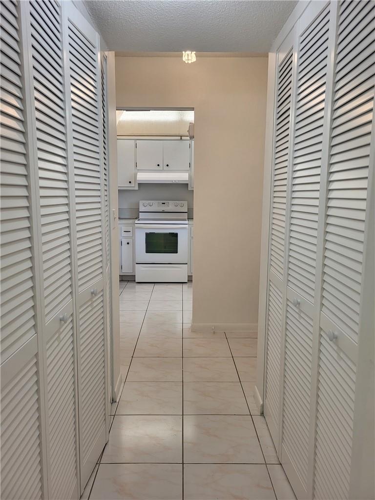 LAUDERDALE OAKS CONDO 3 - Residential Lease