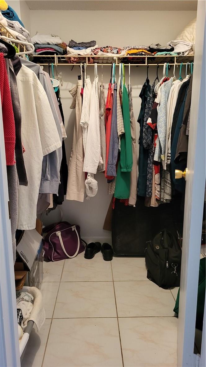 LAUDERDALE OAKS CONDO 3 - Residential Lease