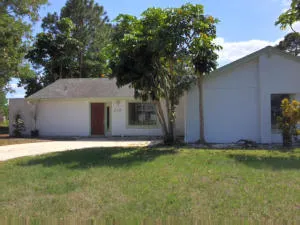 218 SW Bridgeport Dr  