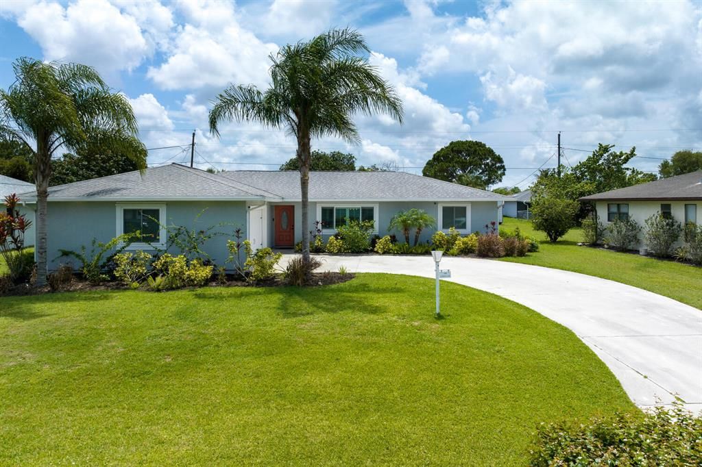 Photo of 458 SE Lamon Lane, Port St Lucie, FL 34983 (MLS # R10890613)