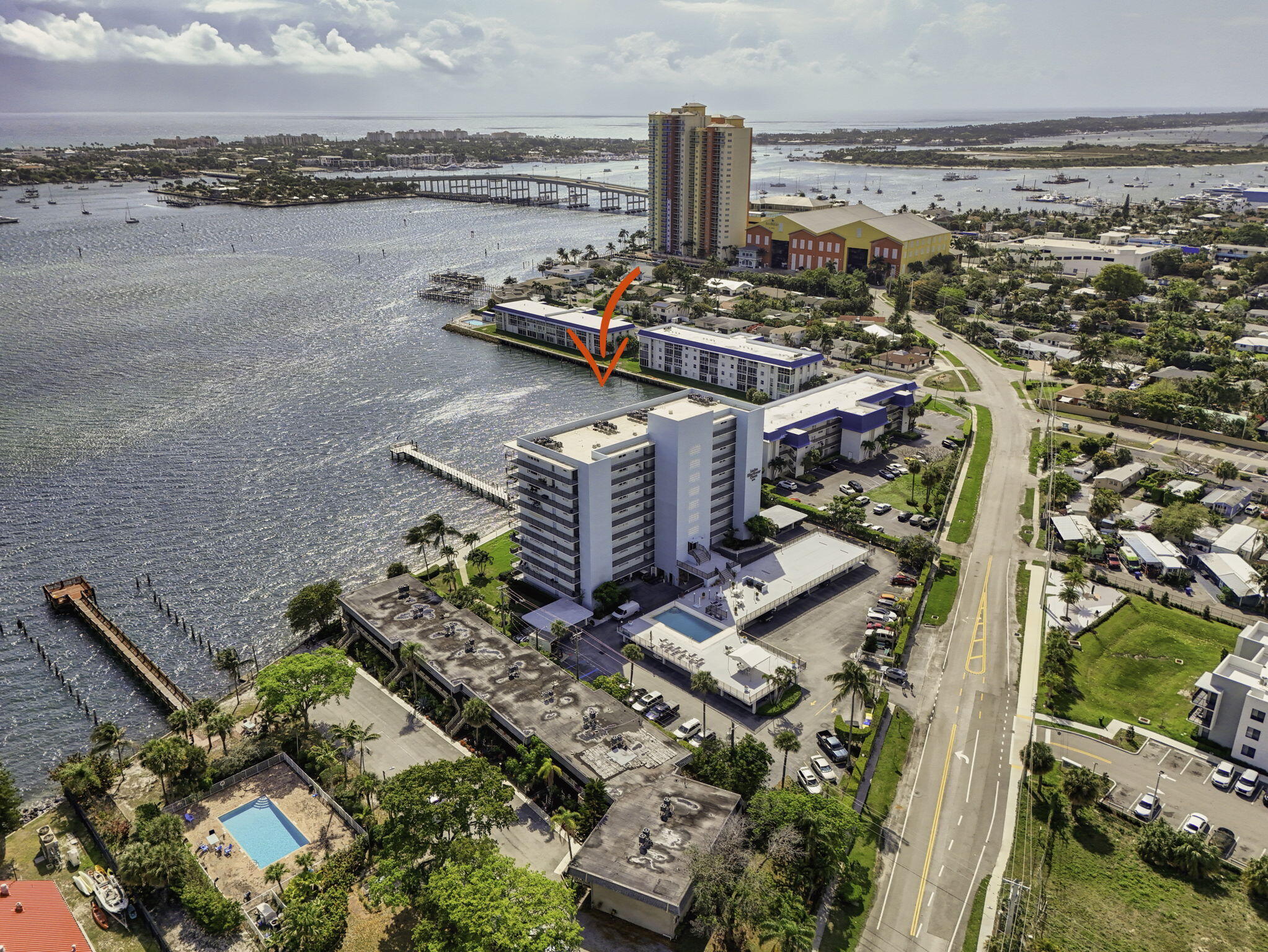 LAKE HARBOR COVE CONDO - Residential