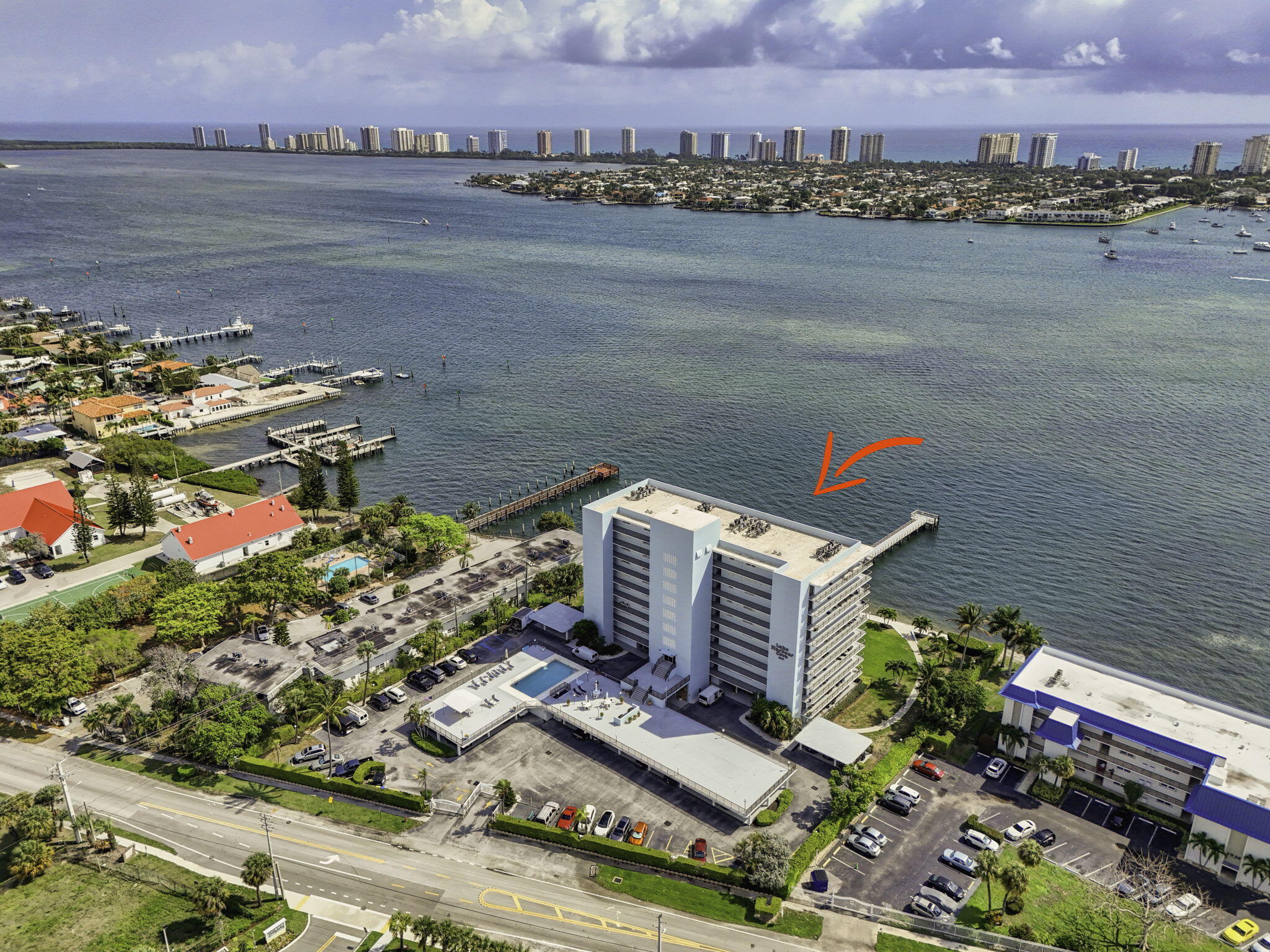 LAKE HARBOR COVE CONDO - Residential