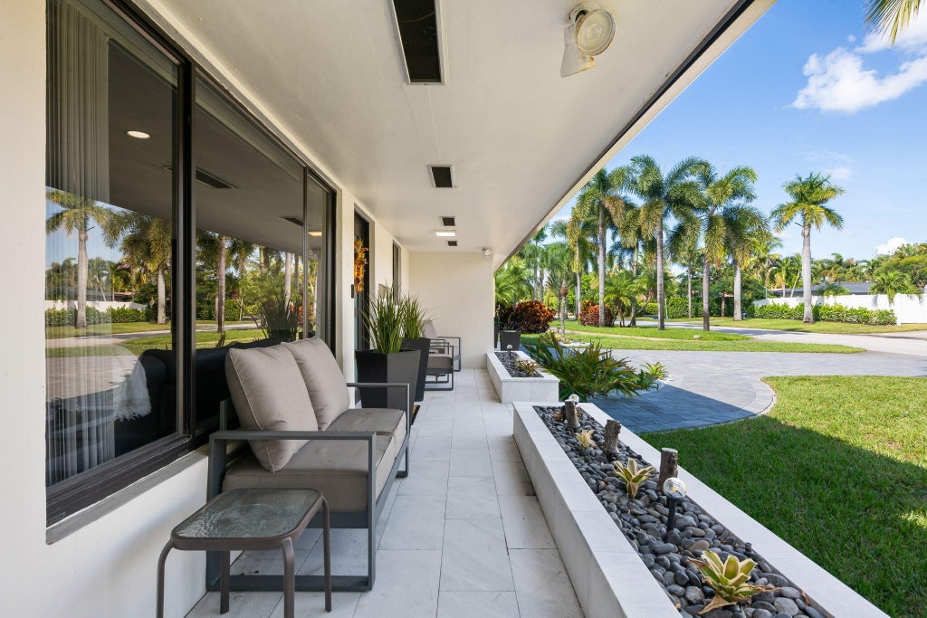 Photo of 5161 NE 18th Terrace, Fort Lauderdale, FL 33308 (MLS # B26093443)