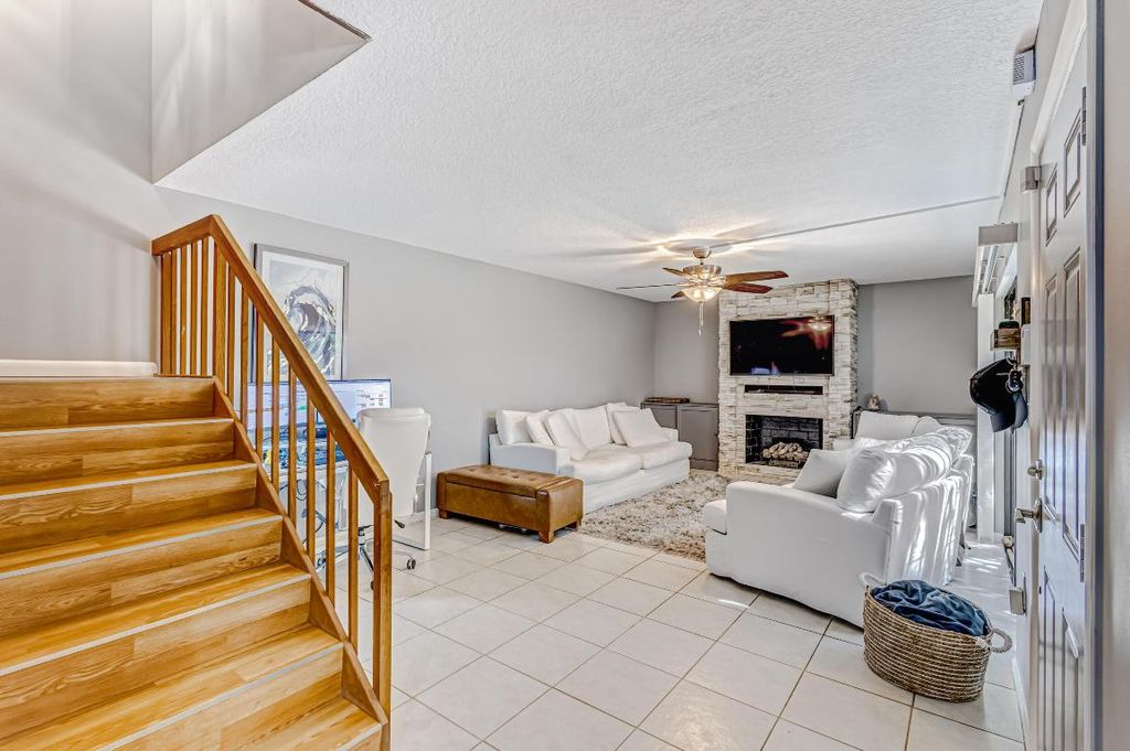 Photo of 423 4th Court, Palm Beach Gardens, FL 33410 (MLS # R11149268)