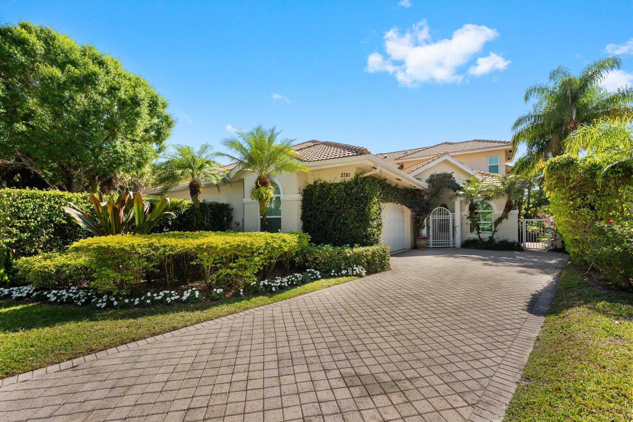 2781 Twin Oaks Way
