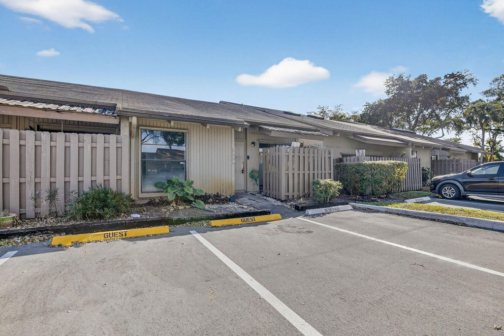 Photo of 8042 SW 21st Place #8042, Davie, FL 33324 (MLS # R11167153)