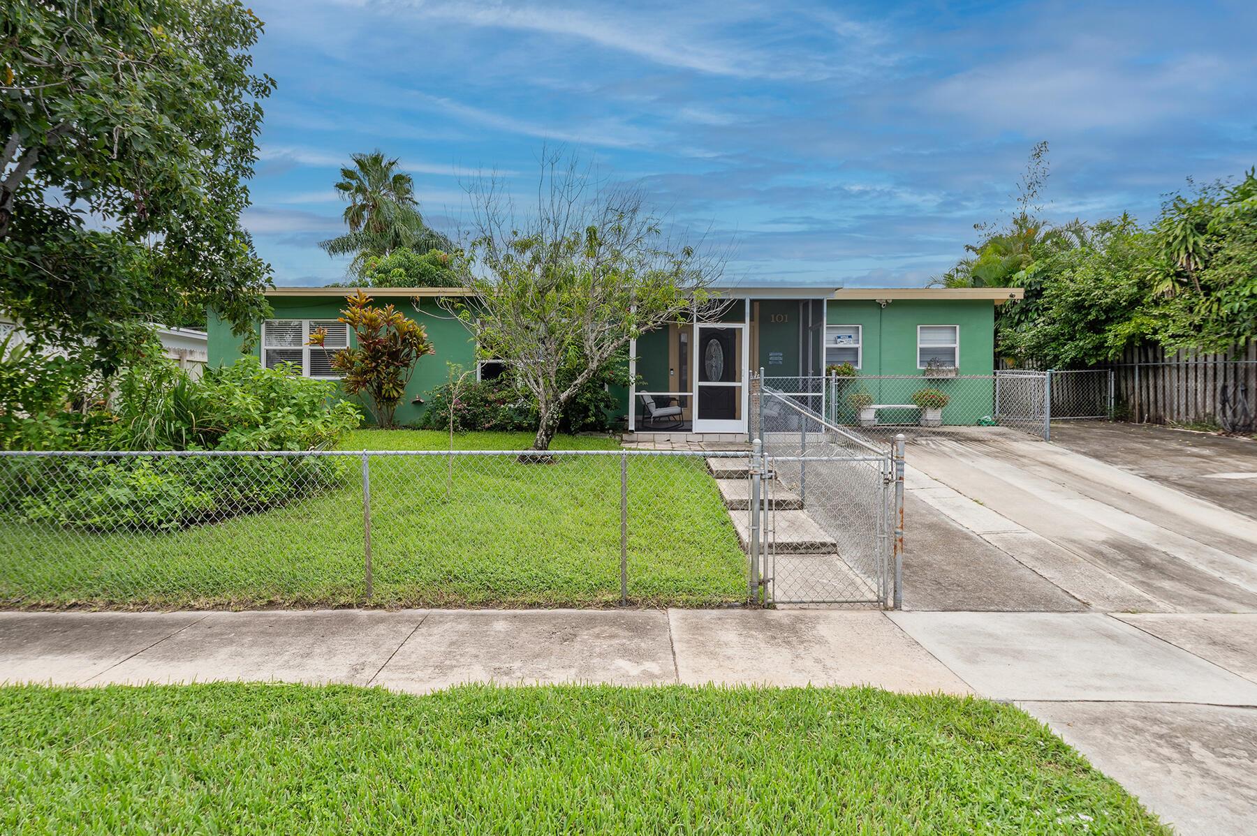 1014 W Broward Street