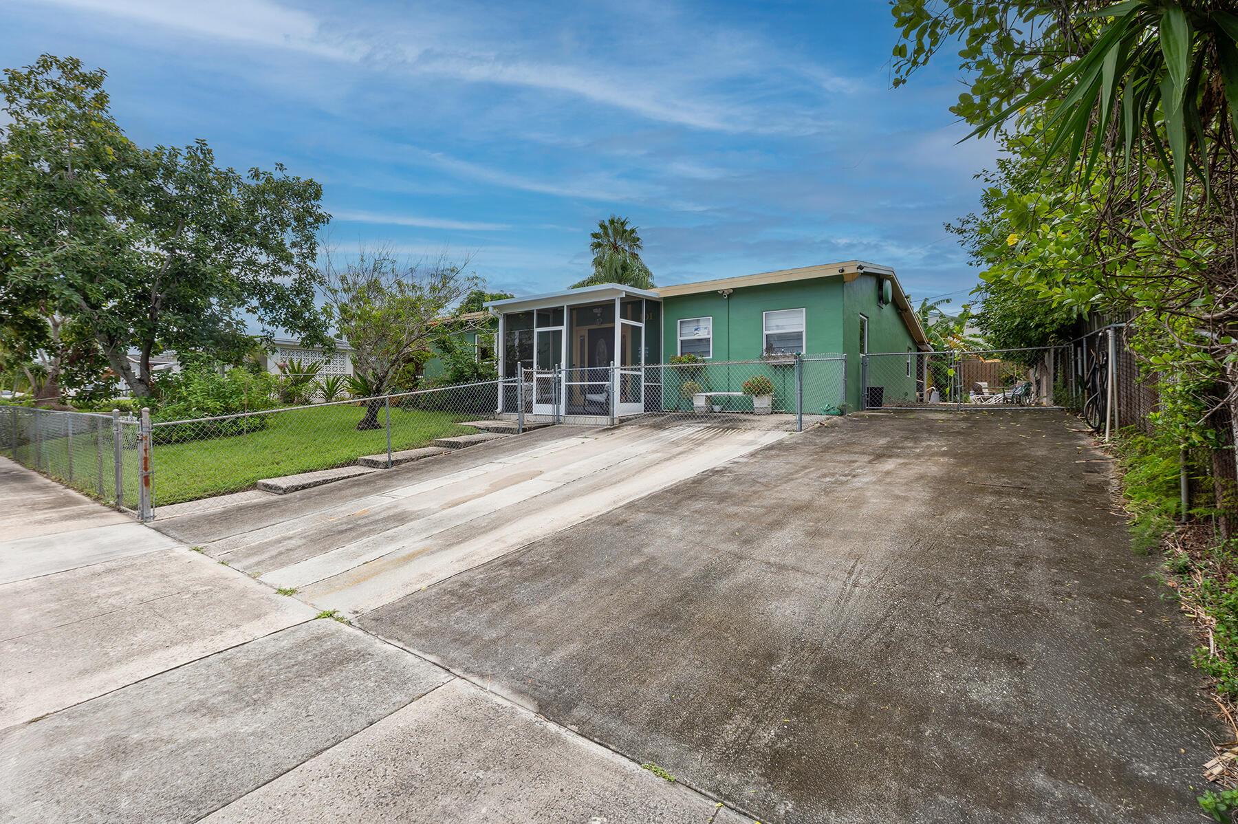 1014 W Broward Street