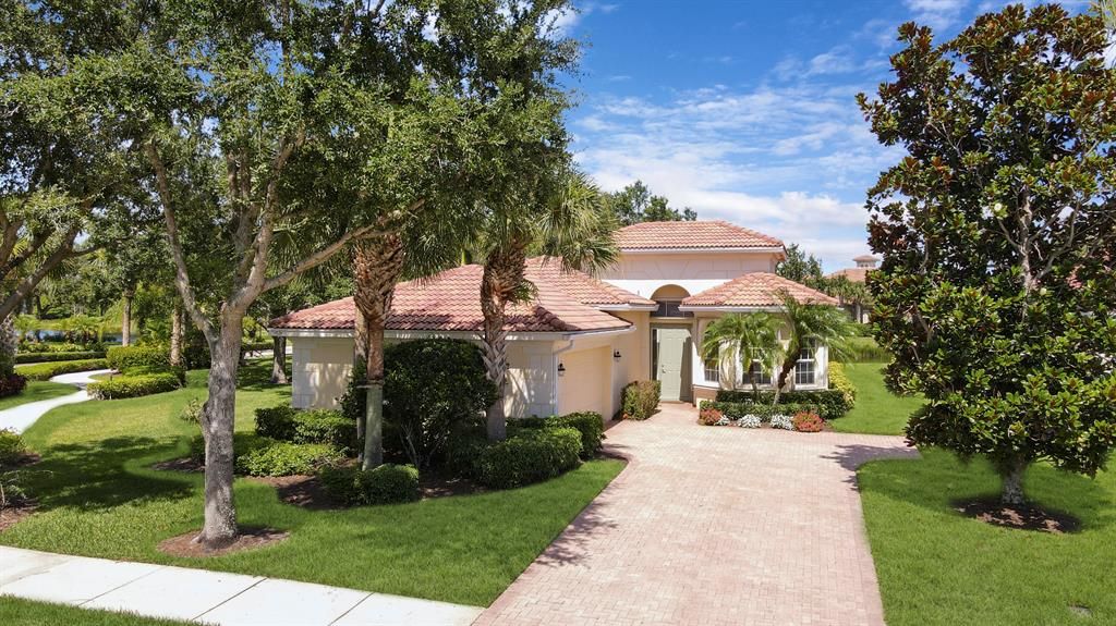 Photo of 9102 Champions Way, Port Saint Lucie, FL 34986 (MLS # R10723203)