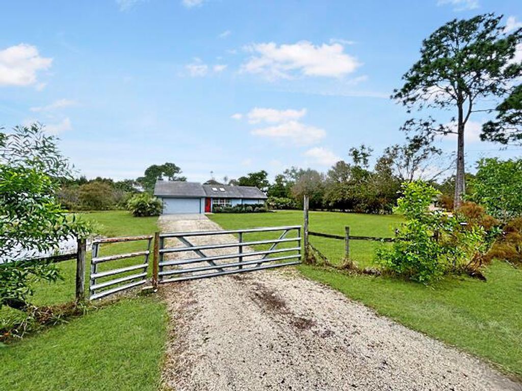 Photo of 16669 131st Way N, Jupiter, FL 33478 (MLS # R10949715)