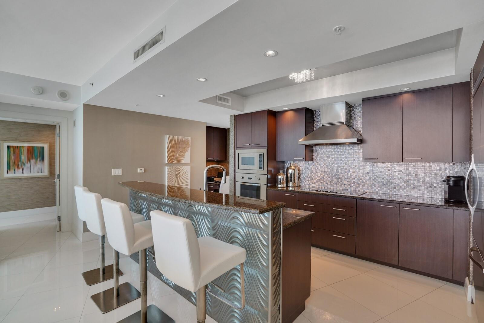 1 N Ocean Boulevard 903