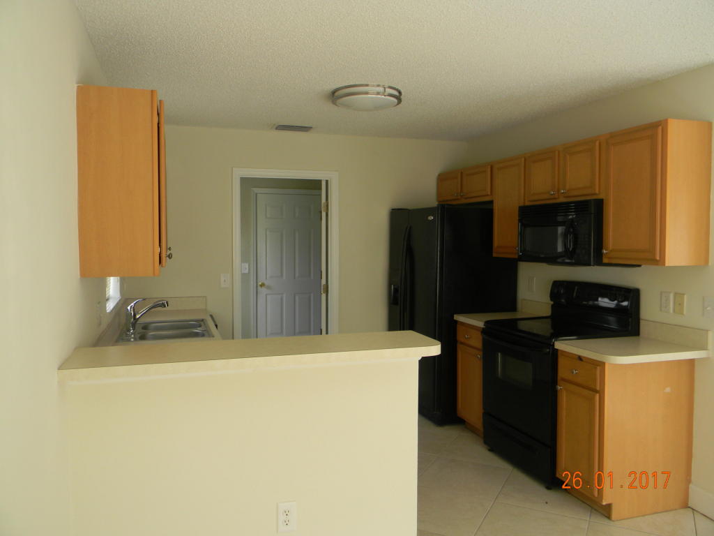 PORT ST LUCIE SECTION 9 - Residential Lease