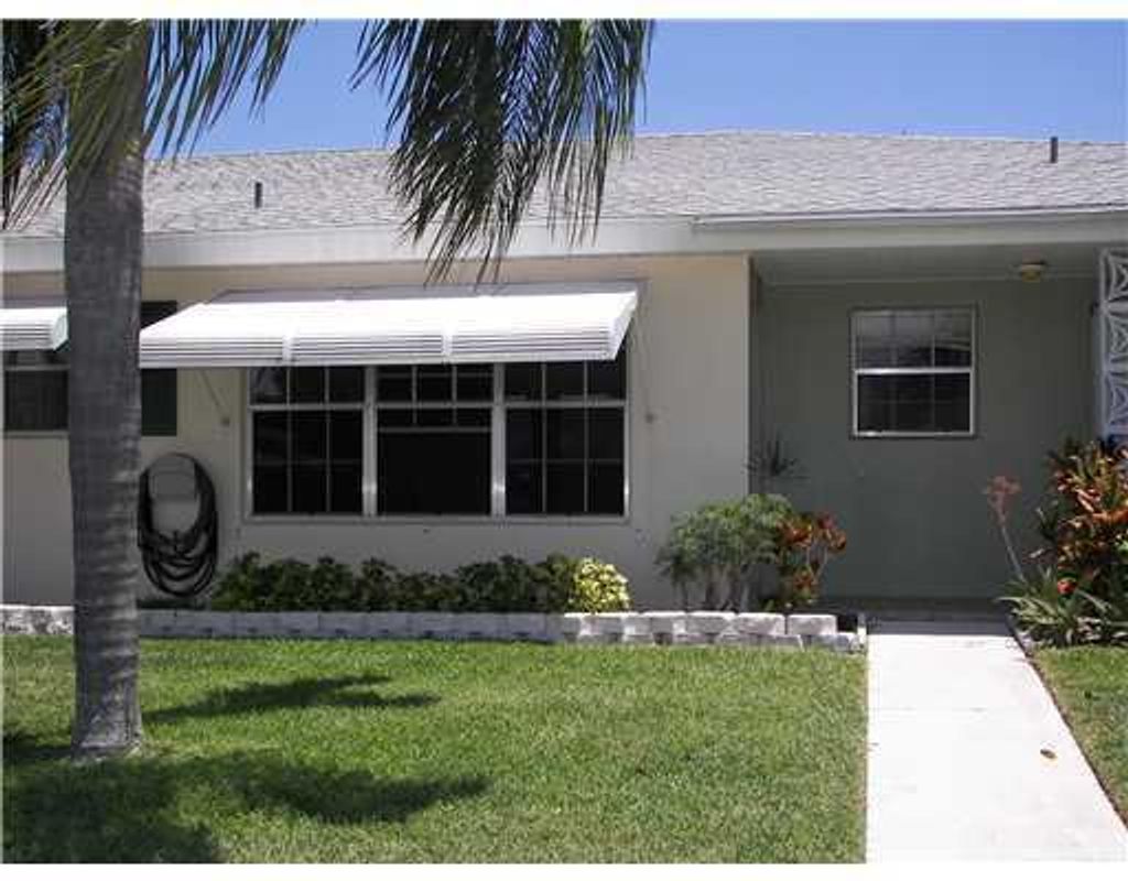 Photo of 926 Savannas Point Drive #F, Fort Pierce, FL 34982 (MLS # R10884393)