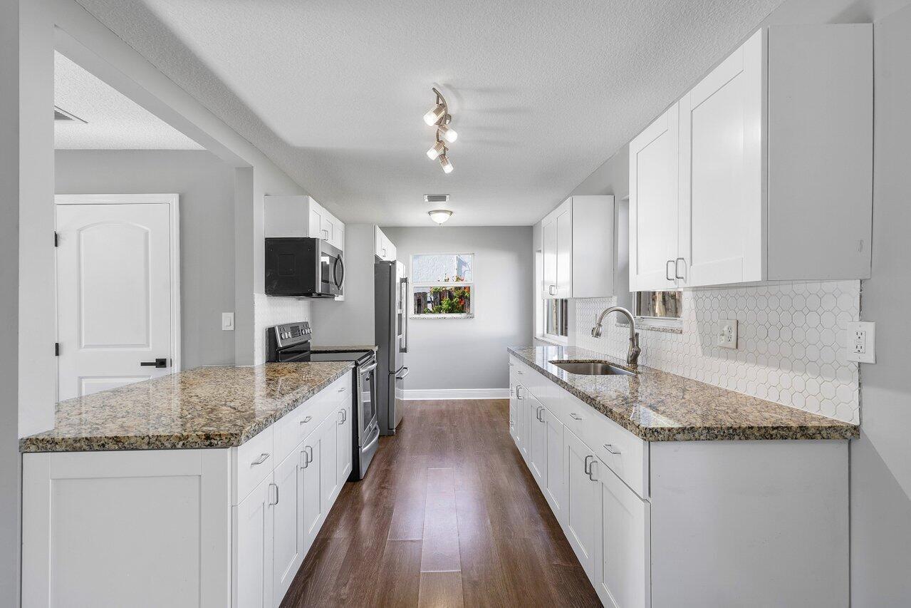 TROPIC PALMS 1 - Residential