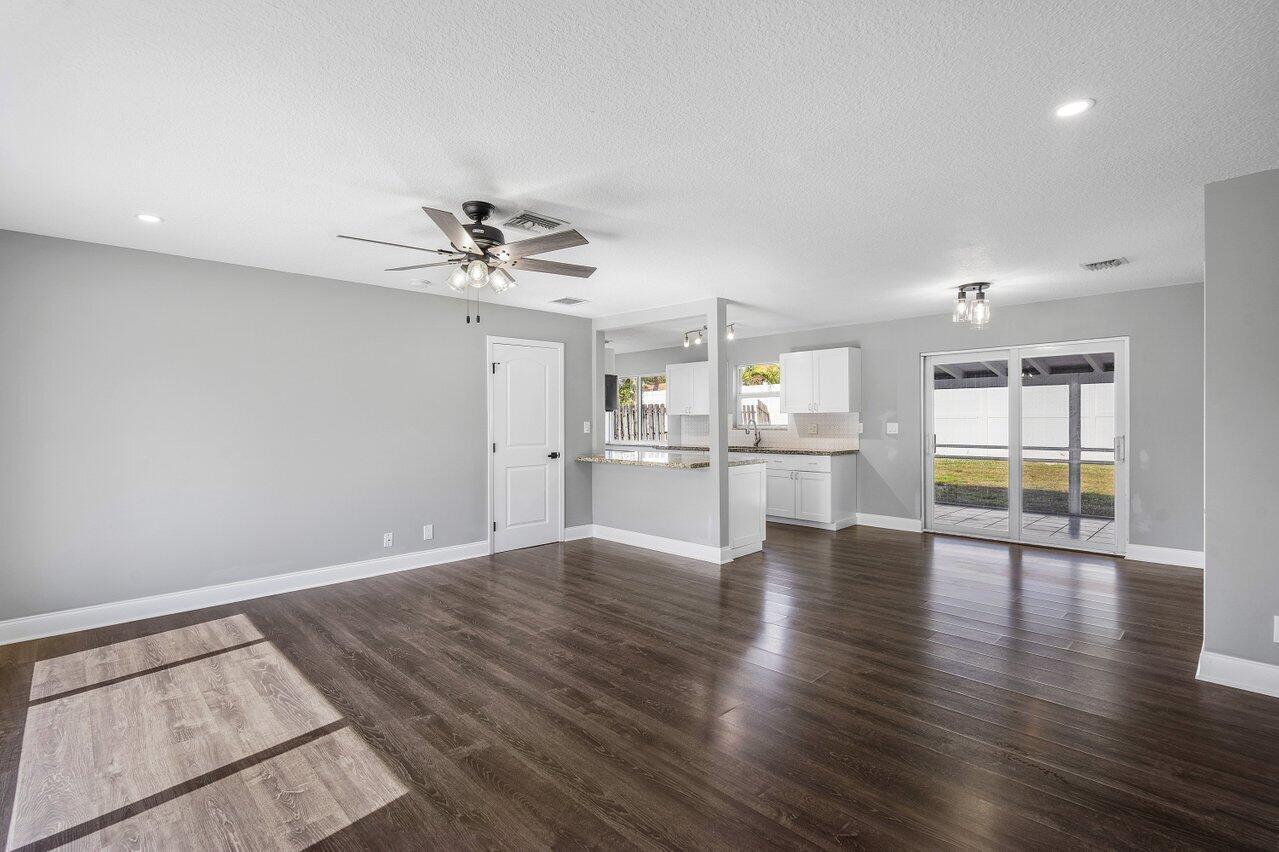 TROPIC PALMS 1 - Residential