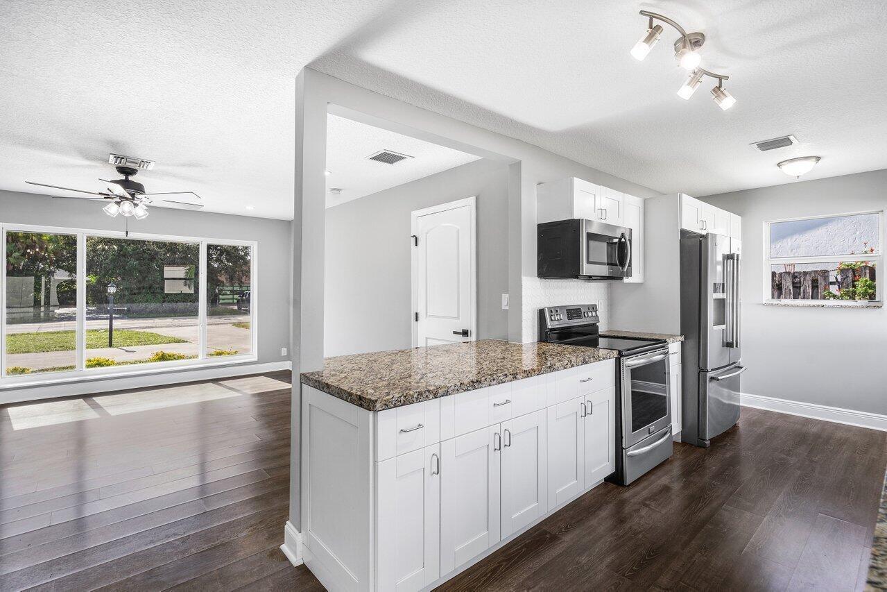 TROPIC PALMS 1 - Residential