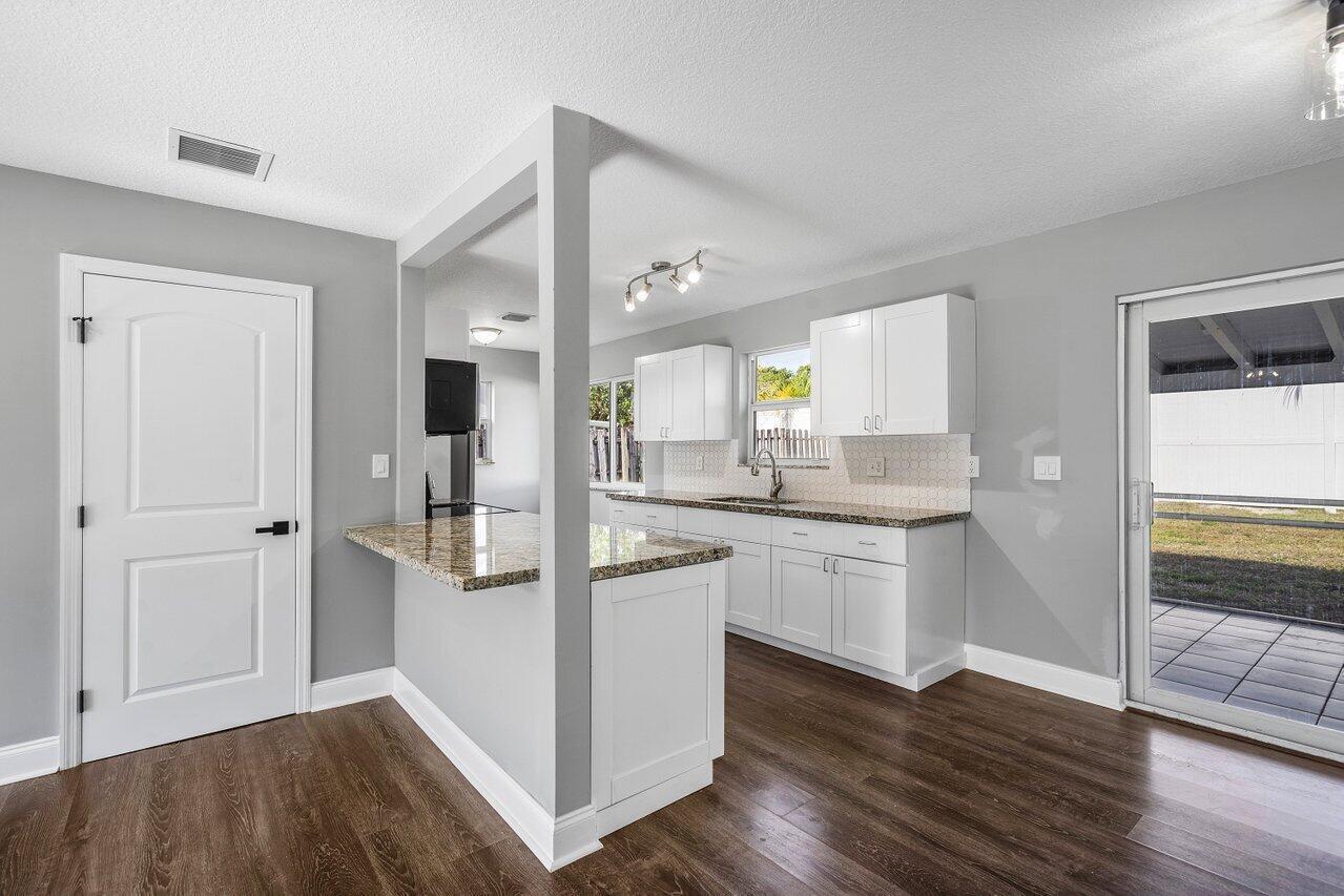 TROPIC PALMS 1 - Residential