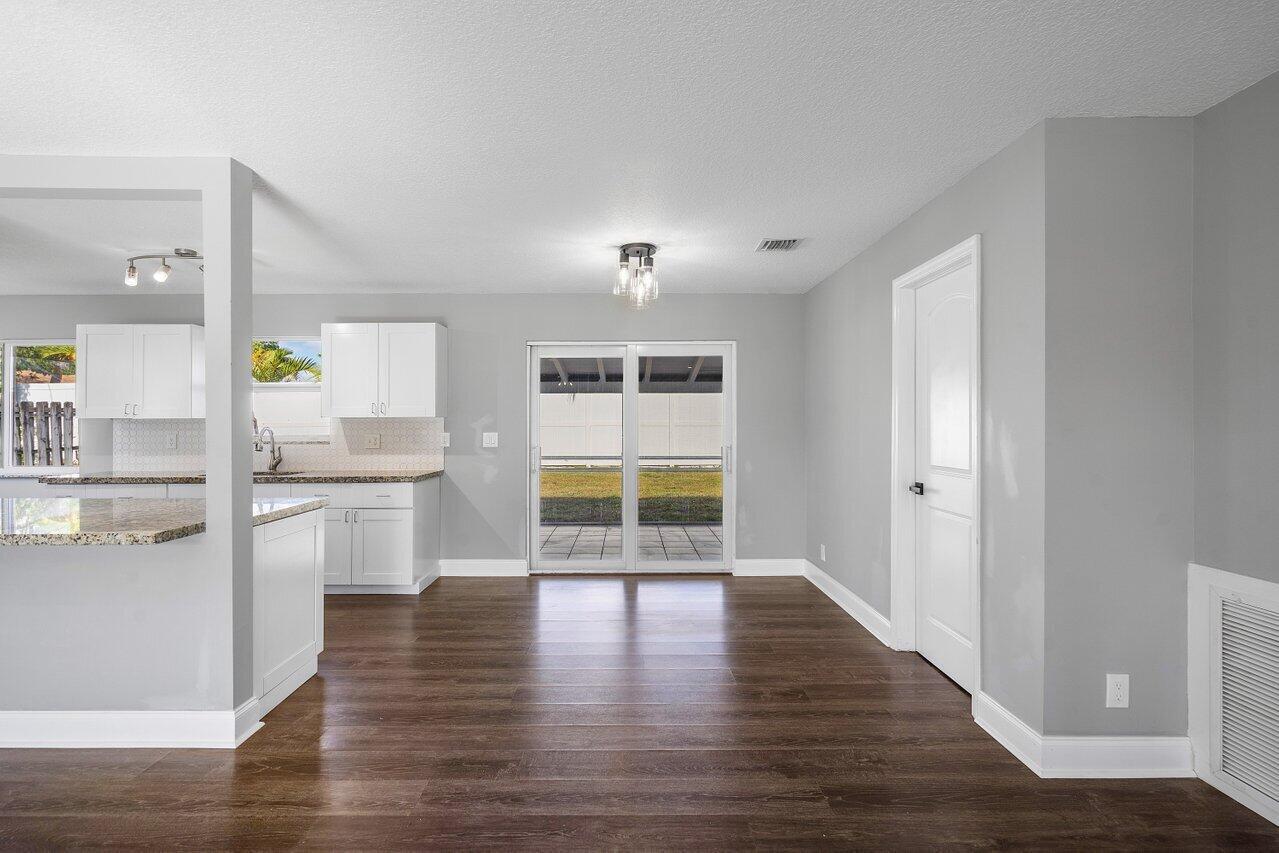 TROPIC PALMS 1 - Residential