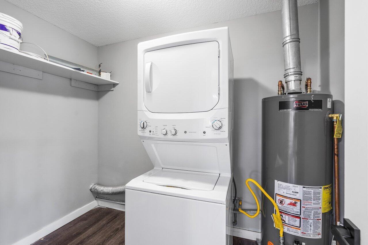 TROPIC PALMS 1 - Residential