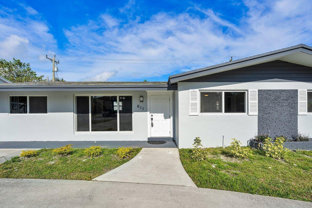 TROPIC PALMS 1 - Residential