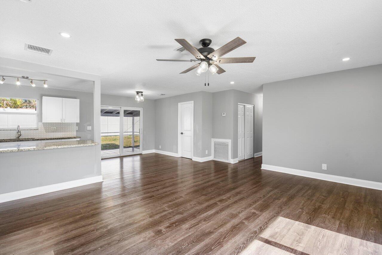 TROPIC PALMS 1 - Residential