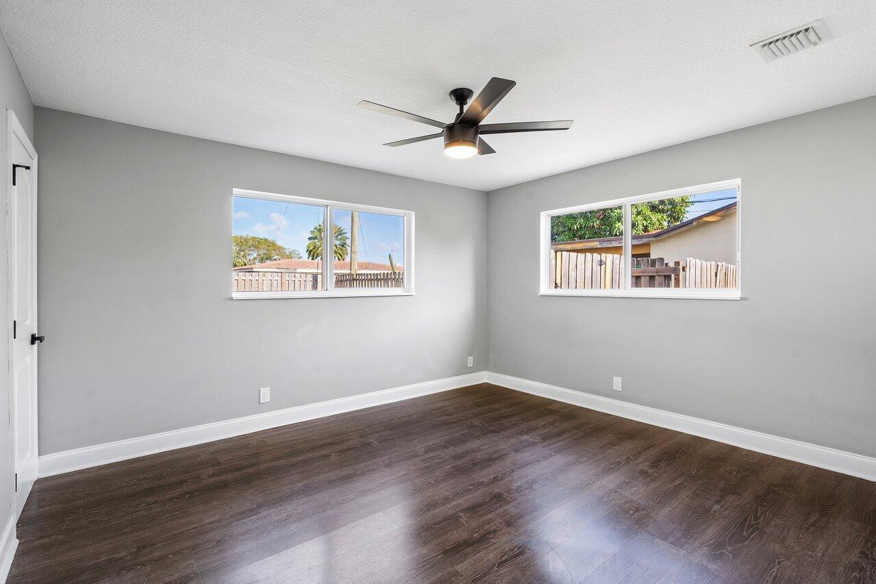 TROPIC PALMS 1 - Residential