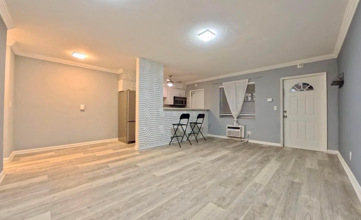 CRYSTAL COURT NO 4 CONDOMINIUM - Residential