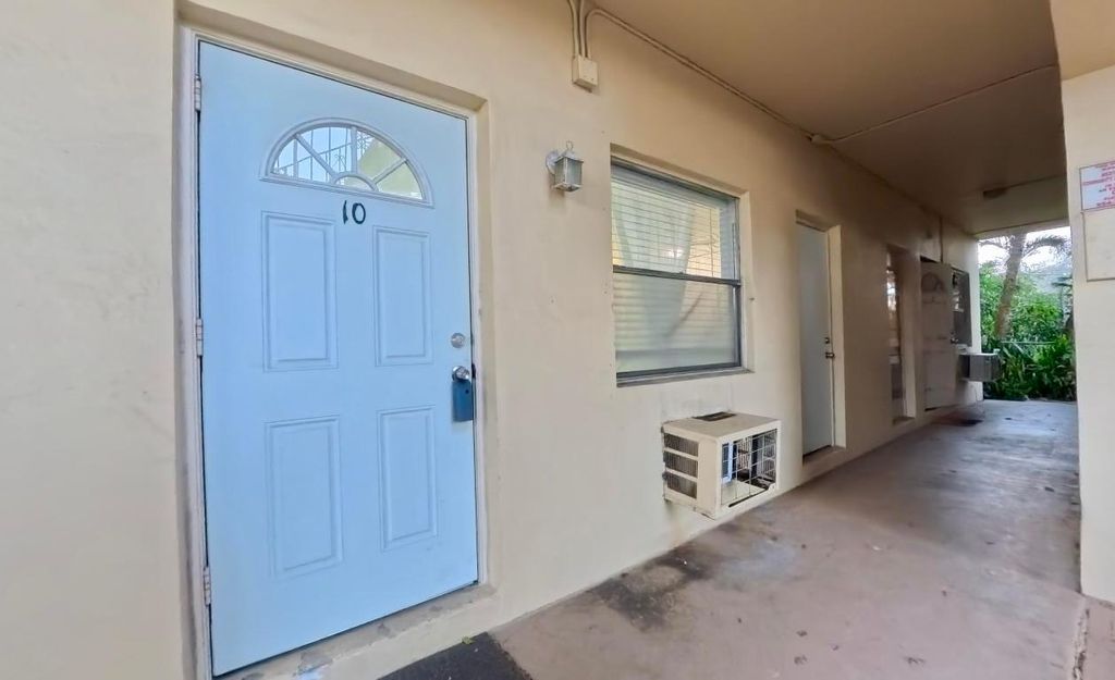 Photo of 2621 Grant Street #10a, Hollywood, FL 33020 (MLS # R11155531)