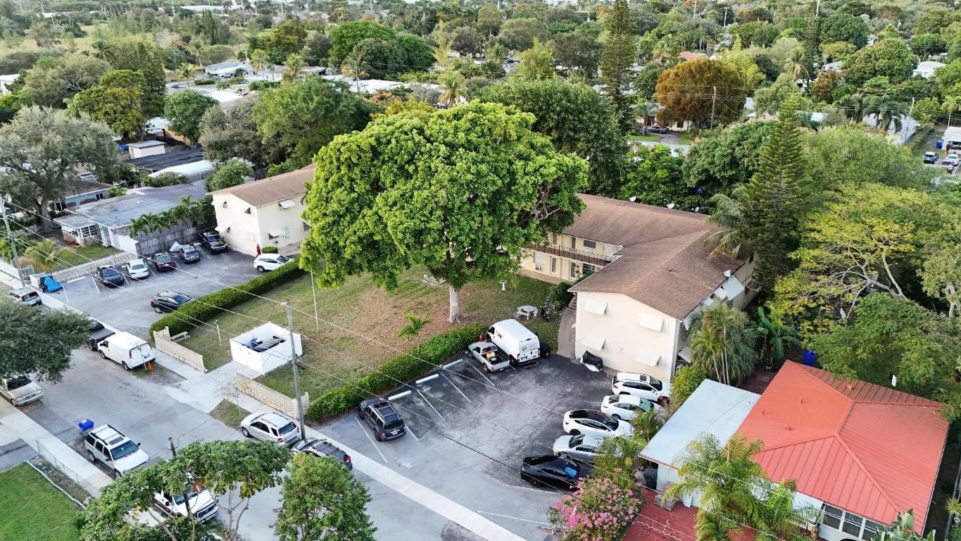 CRYSTAL COURT NO 4 CONDOMINIUM - Residential