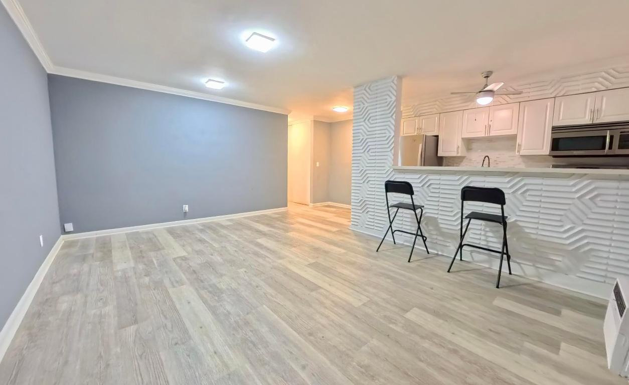 CRYSTAL COURT NO 4 CONDOMINIUM - Residential