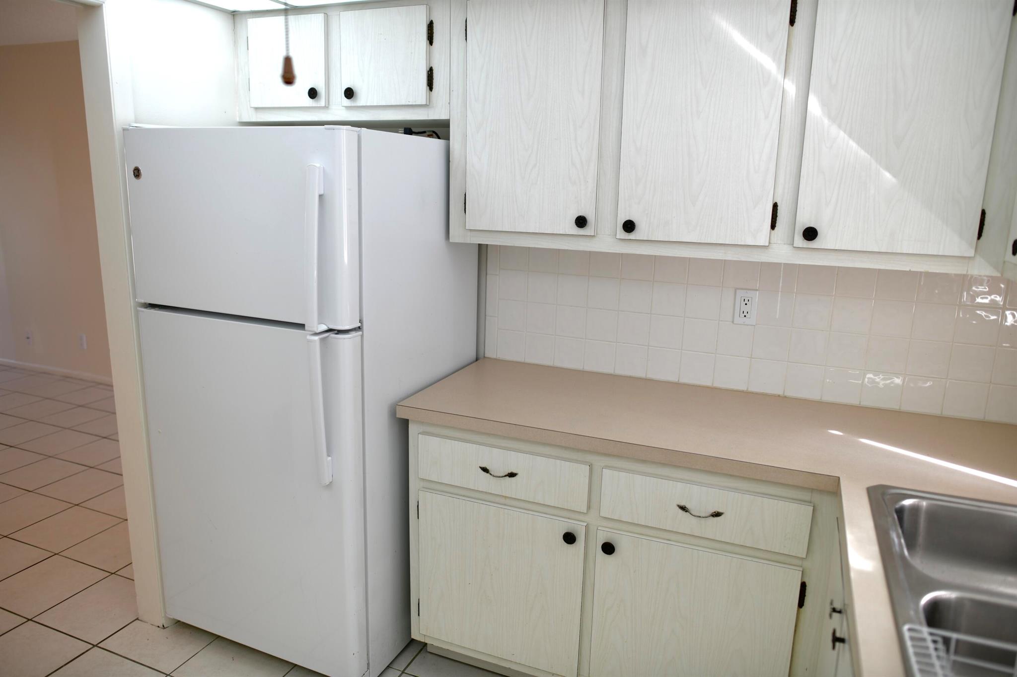 2556 Dudley Drive E Unit D