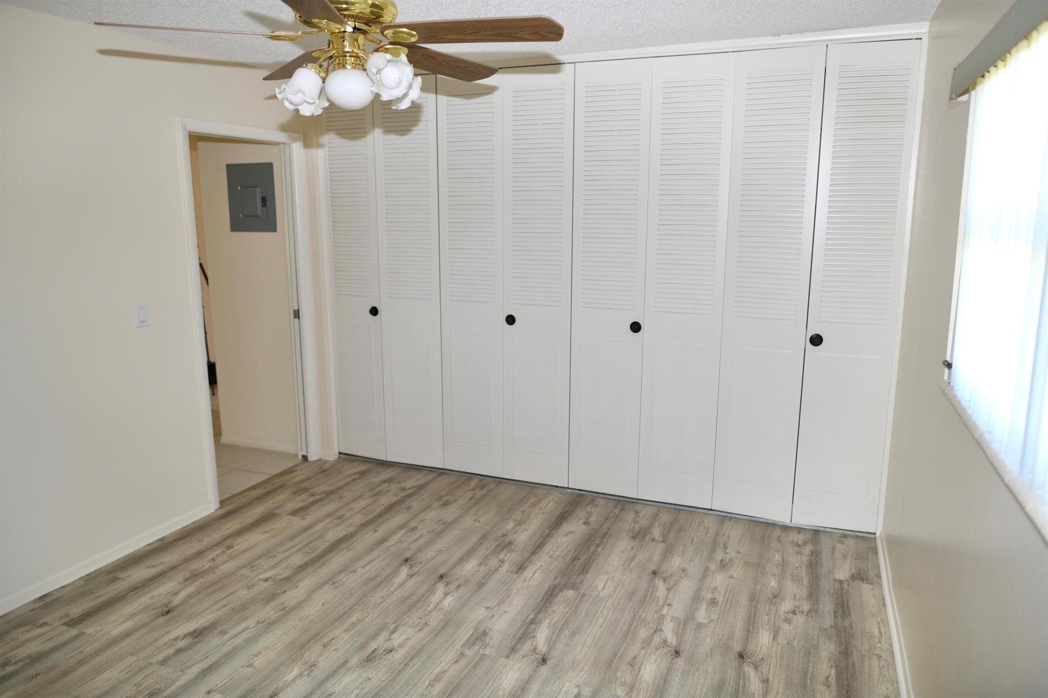 2556 Dudley Drive E Unit D