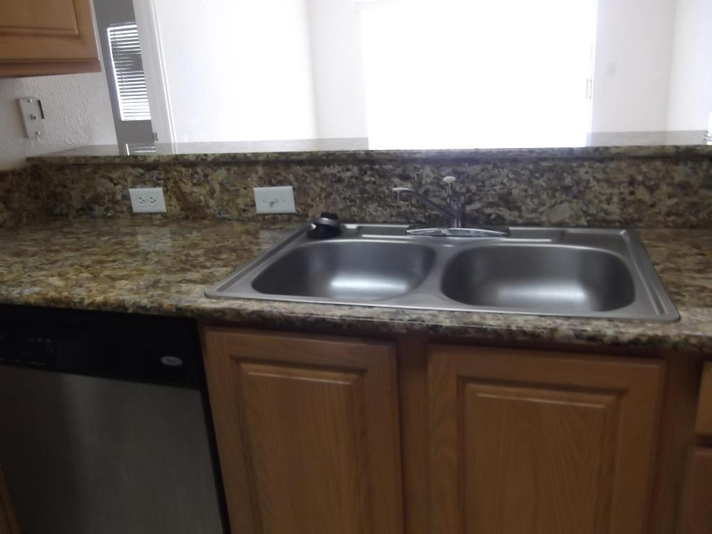 THE CLUB AT ST LUCIE WEST, A CONDOMINIUM - Residential Lease