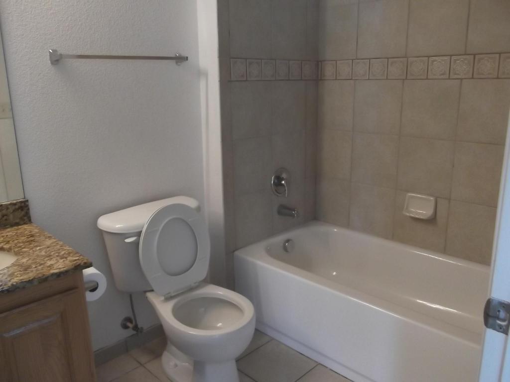 THE CLUB AT ST LUCIE WEST, A CONDOMINIUM - Residential Lease