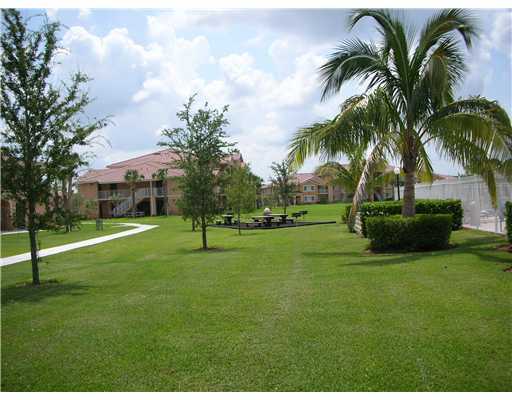 THE CLUB AT ST LUCIE WEST, A CONDOMINIUM - Residential Lease