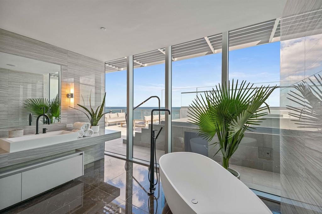 AUBERGE BEACH RESIDENCES - Residential