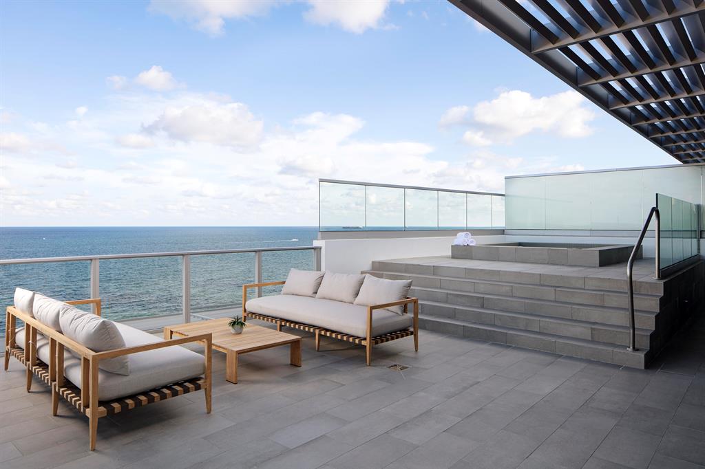 AUBERGE BEACH RESIDENCES - Residential