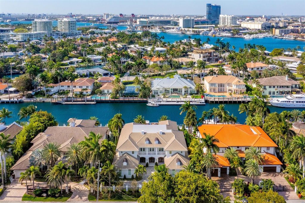 Photo of 2520 Del Lago Drive, Fort Lauderdale, FL 33316 (MLS # B26016104)